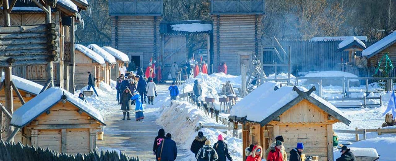 Лишь в Старом Киеве 7 января для гостей Парка Киевская Русь оживет натуральный Рождественский вертеп - Дева Мария со святым младенцем, пастухи, волхвы, и естественно - борьба всего светлого с силами тьмы.