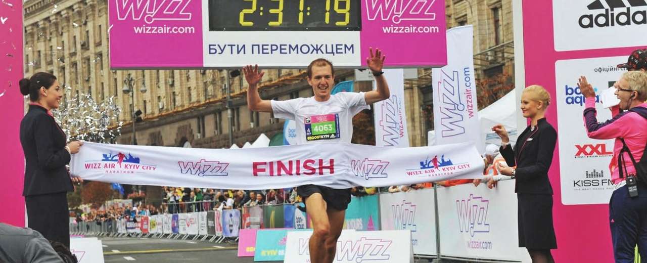 Уже 8-ой Wizz Air Kyiv City Marathon открывает для вас возможность вписать свое имя в спортивную историю Украины! В этом 2017 году любителей бега ожидают уже традиционные дистанции для взрослых и детские забеги.