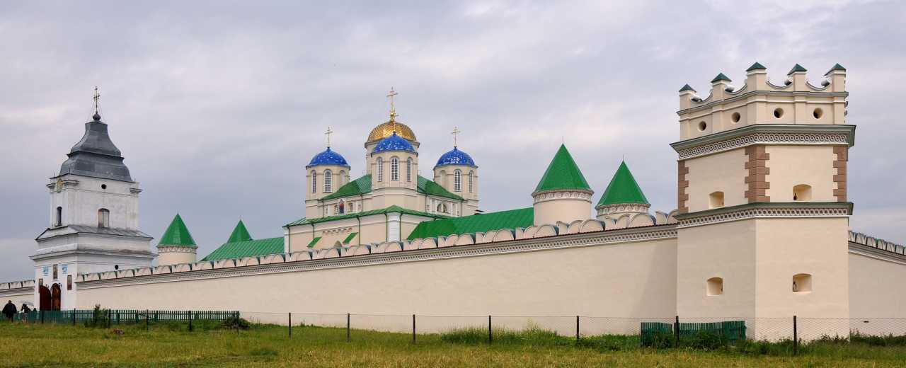 Свято-Троицкий монастырь в Межиричах на Волыни.