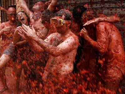 Томатина - первый в Украине грандиозный фестиваль томатного хаоса. Ла Томатина в Киеве, метро Иподром