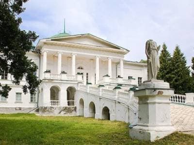 Дворец Галаганов - то место, которое впечатляет своей красотой и необычной историей. 