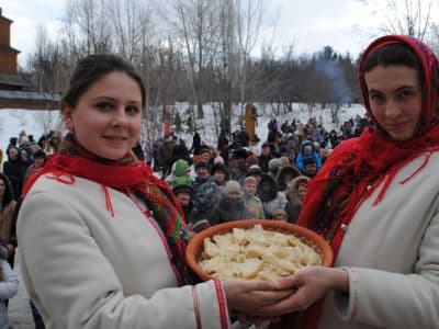  Мамаева слобода предлагает своим гостям отпраздновать Масленицу или Колодия в казацком духе. 