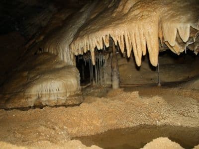 пещера эмиля раковицэ