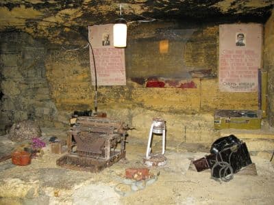 Одесские катакомбы появились ещё в 19 веке. В этом время город активно строился, а подземные шахты использовались для добычи камней.