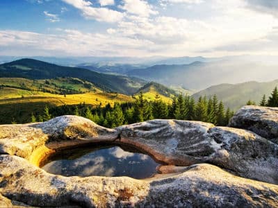 Отправьтесь к Писаному камню на реке Вишера и ощутите волшебное действие его атмосферы на себе.