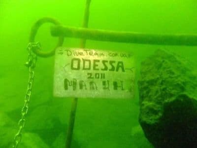 Видео с подводного музея в Малинском карьере.