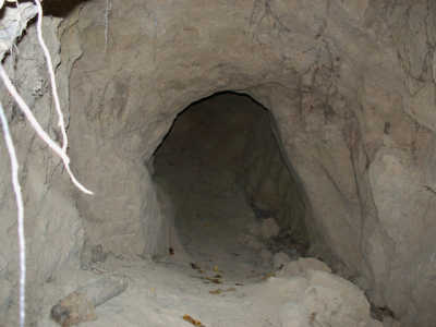 Посетить пещеру Геонавт получится, доехав до Ходосовки, например, на маршрутке №738, которая отправляется от станции метрополитена Лыбедская. 