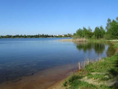 Озеро Задорожное впечатлит своими размерами, шикарными пляжами и чистейшей водичкой бирюзового цвета.