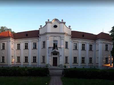 Уникальное историческое строение возле Львова Дворец Архиепископов в Оброшино. Отзывы посетителей.
