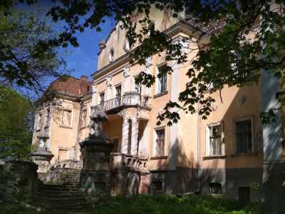 Уникальное историческое строение возле Львова Дворец Архиепископов в Оброшино. Отзывы посетителей.
