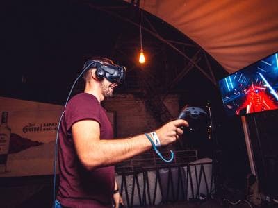 VR HUB - клуб виртуальной реальности, игровое пространство на Сечевых стрельцов в Киеве