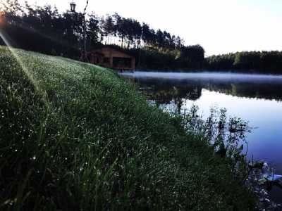  Эксклюзивный отдых у воды в Киевской области с «Чарівне озеро» обеспечен.