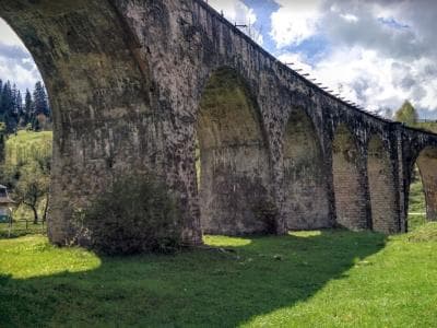 Арочный виадук в Ворохте один из старейших и самых длинных каменных арочных мостов старого света. Отзывы посетителей.