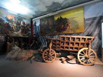 Экспозиция нкозацких войск в Национальном военно-историческом музее Украины в Киеве. 