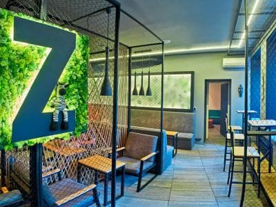 В ассортименте Zebra Lounge стоимость кальяна из классических видов табака составит от 230 до 290 гривен.
