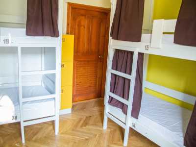 Комната на 8 человек в Sun City Hostel возле Дворца Украины.