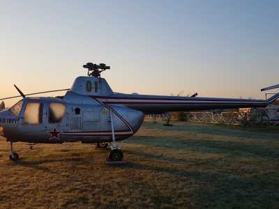 Вертолет Ми-1 в музее авиатехники в селе Новый Коротиче возле Харькова
