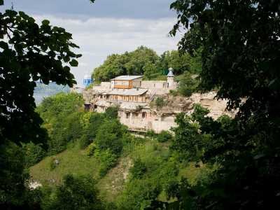 Галицкий пещерный монастырь в Черновицкой области