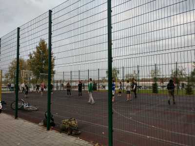 Волейбольно-баскетбольные корты парка «Наталка» в Оболонском районе Киева.