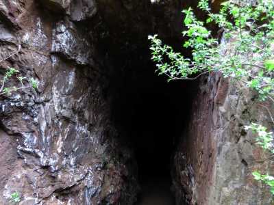 Длина Кочубеевского рудника составляет 185 метров, глубина – 35 метров. Всего в карьере имеется 5 штолен, общая протяженность ходов которых не менее 250 метров.