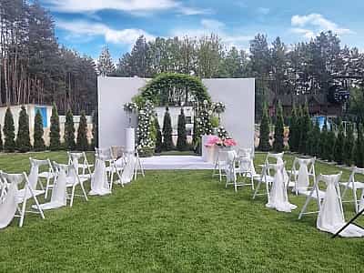 Место проведения торжественных брачных церемоний в загородном комплексе "Кривое озеро" возле Львова.