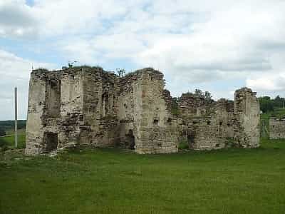 Замок XVIII века в селе Подзамочек в Тернопольской области