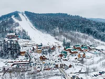 Лыжные спуски в горнолыжно-туристическом комплексе "Мигово" в Черновицкой области