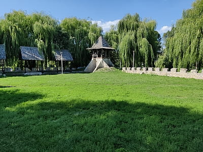 Казачий остров в парке культуры и отдыха "Сопильче" (Топильче) в городе Тернополь 