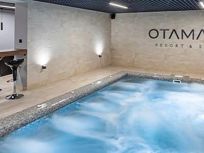 Бассейн в SPA зоне в загородном комплексе Otaman Resort 