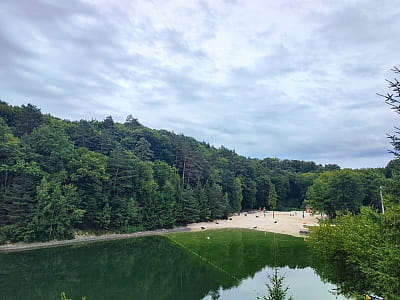  Озеро в загородном комплексе "Львовская Швейцария" 