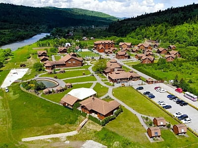 Наслаждайтесь отдыхом в TAOR Karpaty Resort & Spa: комфортные номера, СПА, активные развлечения, ресторан. Незабываемые впечатления в сердце Карпат! 