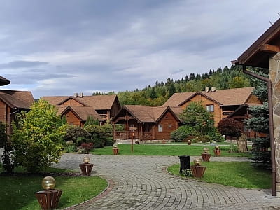 Наслаждайтесь отдыхом в TAOR Karpaty Resort & Spa: комфортные номера, СПА, активные развлечения, ресторан. Незабываемые впечатления в сердце Карпат! 