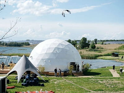  Посетите SIRKA CAMP и наслаждайтесь уникальной атмосферой, сочетающей в себе энергию активного отдыха и спокойствие природной красоты! 