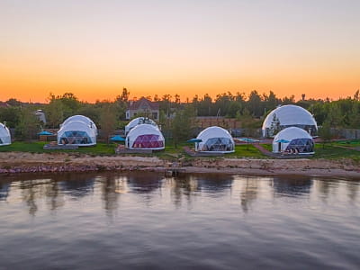 Глемпинг ecoSpace Sea Glamping предлагает экологический отдых на берегу Киевского моря