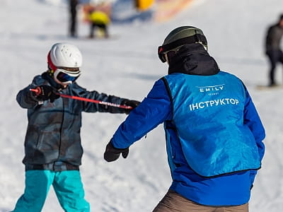 Лыжная школа в горнолыжном комплексе «Emily Ski» 