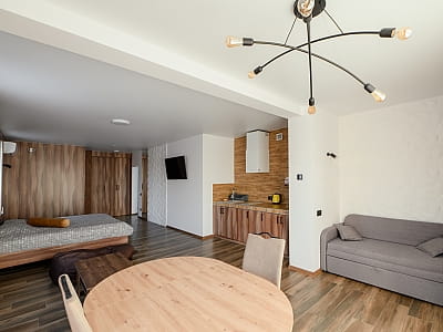 Уютные номера в загородном комплексе California на Яворовском озере возле Львова