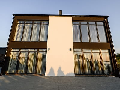 Уютные номера в загородном комплексе California на Яворовском озере возле Львова