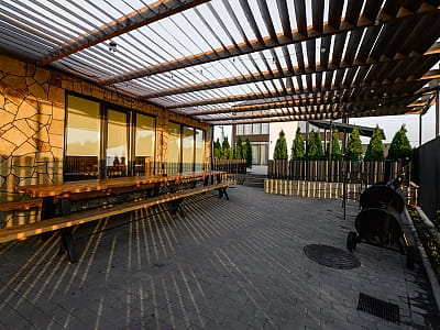 Ресторан в загородном комплексе California на Яворовском озере возле Львова