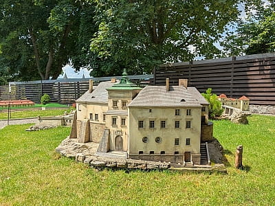 Олесский замок в музее миниатюр «Замки Украины» в Каменце-Подольском