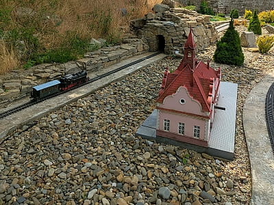 Единственный в мире музей миниатюр замков Украины: более 20 известных фортификационных сооружений в масштабе 1:50, истории, легенды, мастерская детализация, семейный отдых.