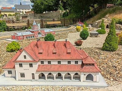 Единственный в мире музей миниатюр замков Украины: более 20 известных фортификационных сооружений в масштабе 1:50, истории, легенды, мастерская детализация, семейный отдых.