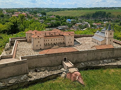 Ужгородский замок в музее миниатюр «Замки Украины» в Каменце-Подольском