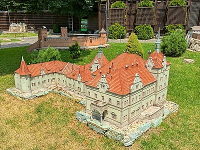 Ужгородский замок в музее миниатюр «Замки Украины» в Каменце-Подольском