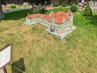 Ужгородский замок в музее миниатюр «Замки Украины» в Каменце-Подольском