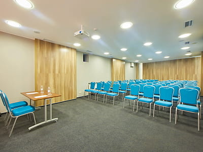 Конференц зал в загородном комплексе City Holiday Resort & SPA в селе Петропавловская Борщаговка возле Киева