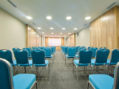 Конференц зал в загородном комплексе City Holiday Resort & SPA в селе Петропавловская Борщаговка возле Киева