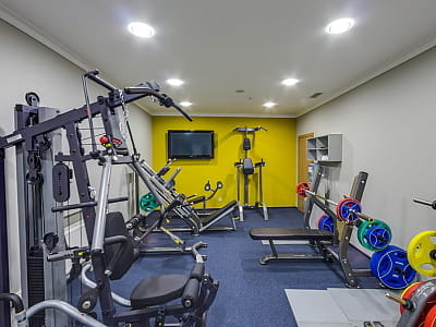 Тренажерный зал в загородном комплексе City Holiday Resort & SPA в селе Петропавловская Борщаговка возле Киева