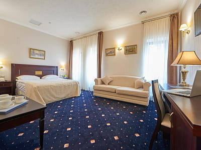 Уютные номера отеля в загородном комплексе City Holiday Resort & SPA в селе Петропавловская Борщаговка возле Киева