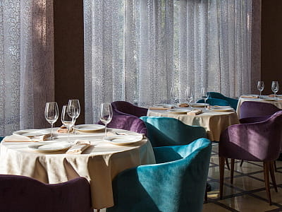 Ресторан Panoramic в загородном комплексе City Holiday Resort & SPA в селе Петропавловская Борщаговка возле Киева