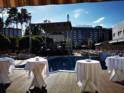 Ресторан в загородном комплексе City Holiday Resort & SPA в селе Петропавловская Борщаговка возле Киева